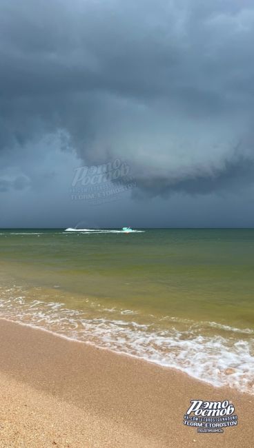 😱 Стихия: смерч в Азовском море возле станицы Голубицкой..