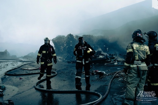 👨‍🚒 Спасатели сообщили о полной ликвидации пожара на складе макулатуры в промзоне Аксая. Пролив..