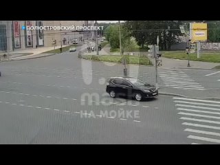 Самокатчик попал под машину на переходе  ДТП произошло сегодня ранним утром возле ТЦ «Европолис» на..