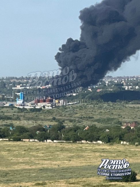 🔥 Сильный пожар в районе рынков Атлант и Классик прямо сейчас. Густой дым виден из разных районов..