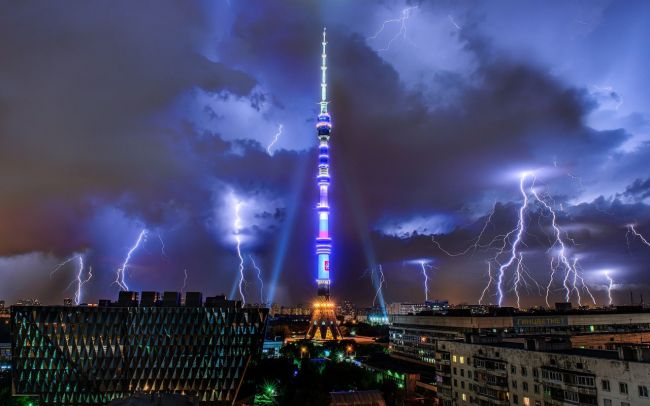 🌧 МЧС продлило экстренное предупреждение о дожде и грозе с сильным ветром до 11:00 субботы. 
Завтра точно..