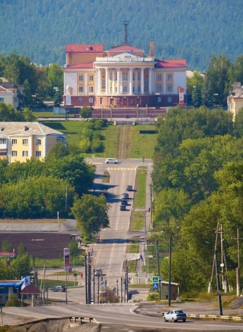 Сатка. Были? Хорошее место для жизни?
Фото: правительство Челябинской области, Денис..