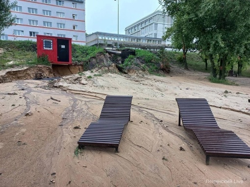 В районе Силикатного озера размыло склон  ..