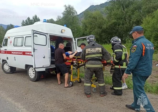 Одна из пассажирок скончалась по дороге в республиканскую больницу  В Республике Алтай недалеко от..