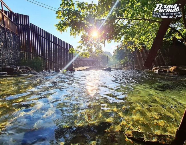 💦 Малоизвестный родник Водопадный в районе Змиёвской балки. 
Это живописное местечко находится на..