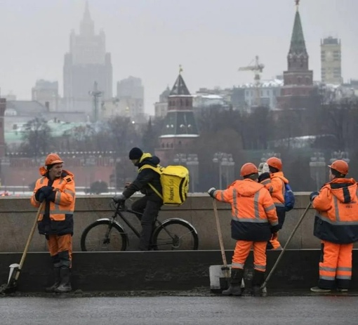 В Россию собирается поток мигрантов  Как обещает Минтруд страны, к 2030 году число мигрантов в РФ составит 3,5..