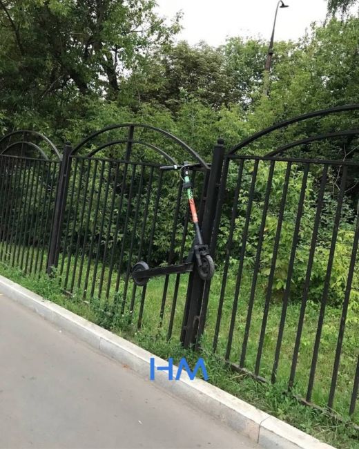 🛴 Оригинальная парковка самокатных..