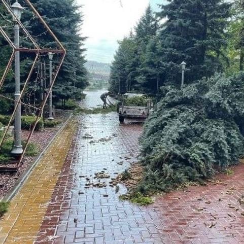 В селе Покровском вчера бушевал ураган..