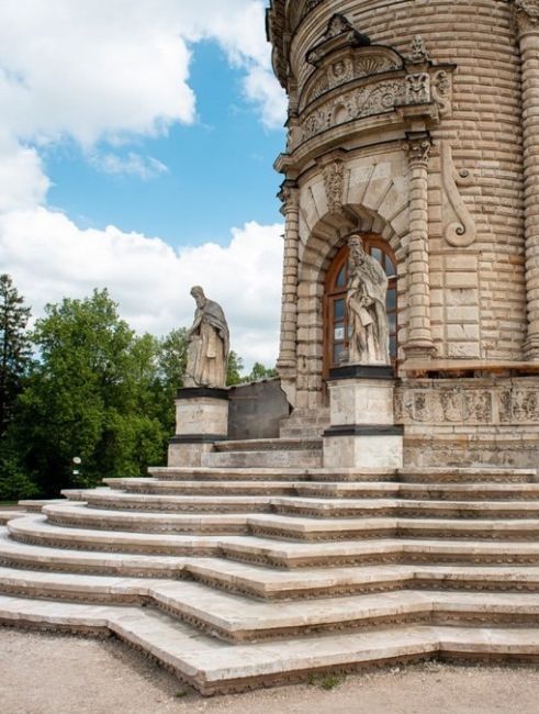 🏰 Интересное место недалеко от Москвы: Знаменская церковь в Дубровицах  Храм Знамения Пресвятой Богородицы..