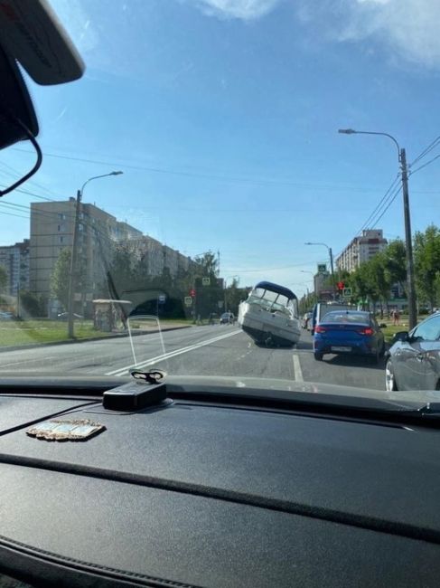 🛥Кто-то потерял лодку на Шлиссельбургском..