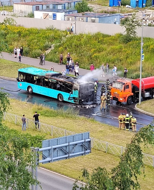 30 лазурных автобусов возвращаются на маршруты после проверки  По итогам проверки техники «Волгабас»..