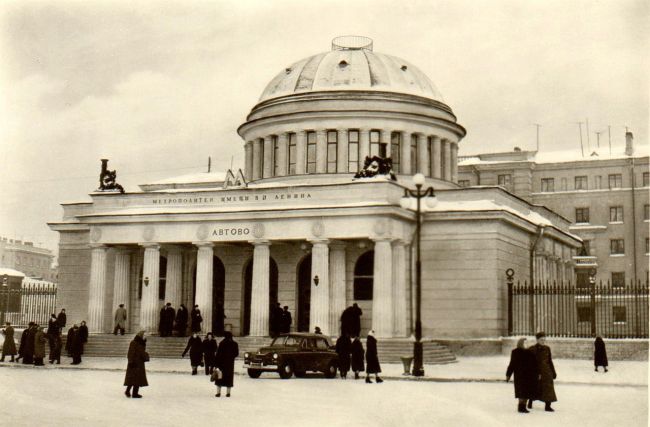 Рассказываем, как известные и необычные улицы Петербурга получали свои..