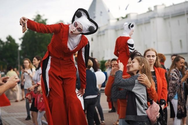 🎭 До 10 сентября в Лужниках пройдет уличная программа с участием артистов, театральных коллективов и..