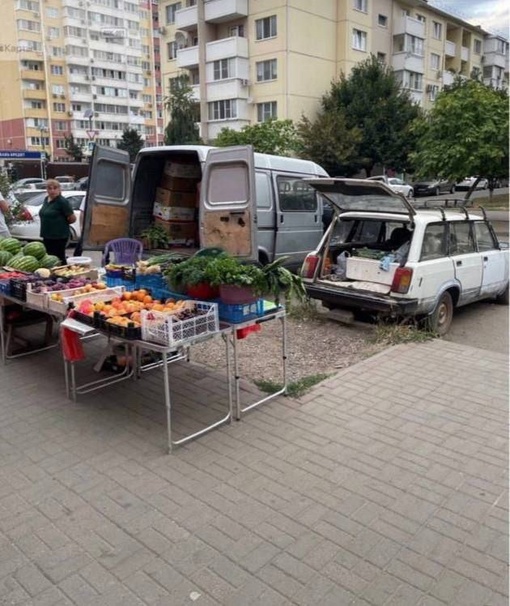 На ул. 5-ой Дорожной у продавца изъяли автомобиль за несанкционированную торговлю..