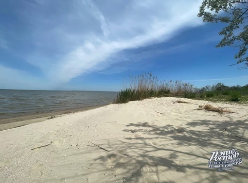 💙 🏖 Небольшой пляж на берегу Азовского моря в 7 км от Павло-Очаковской косы.  Хорошее и красивое место, для..