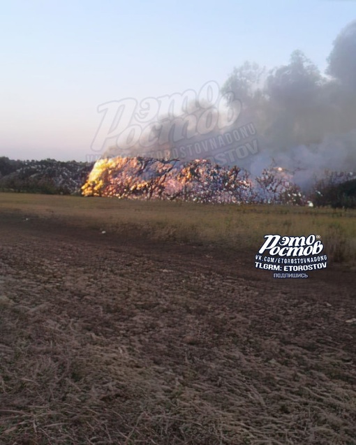 🔥В Гуково сегодня загорелась свалка. После захода Солнца еще не..