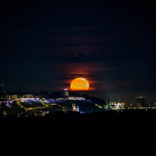 🌓 Нижегородцы делятся фотографиями суперлуния — Красной луны.  Кстати, это суперлуние называется..