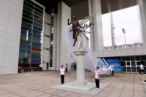 🗣Скульптуру олимпийской чемпионки Людмилы Брагиной установили в Краснодаре на входе в стадион Динамо  В..