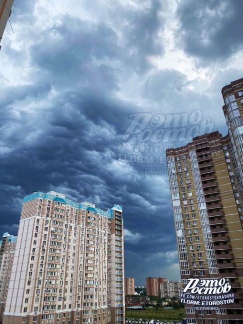 ⛈ Кажется, это ещё не всё. Снова сверкают молнии и гремит..