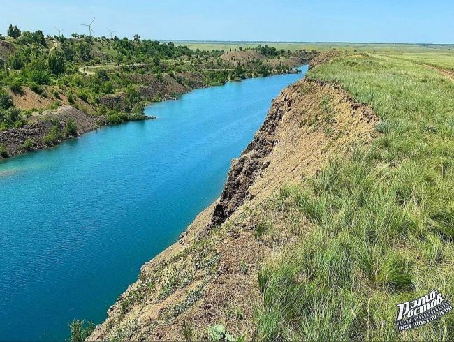 🏕 Длинный Каньон под Каменском - шикарное место 🏞  Вода просто голубая и прозрачная, как слеза. Очень круто..