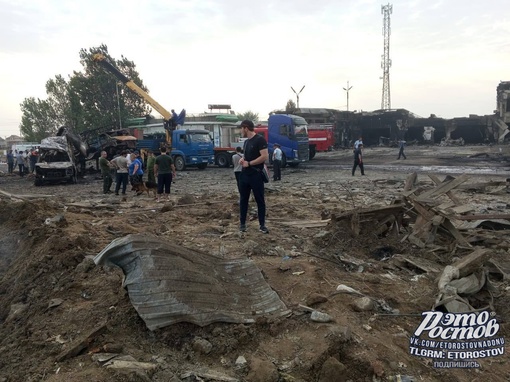 😧 Последствия страшного взрыва в Махачкале. На месте образовалась яма. Разбор завалов..