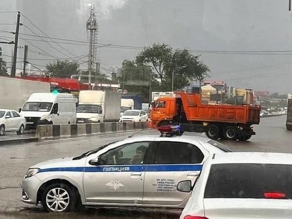 В Ростове будут закрывать движения на пяти улицах во время дождей. 
Администрация города опубликовала..