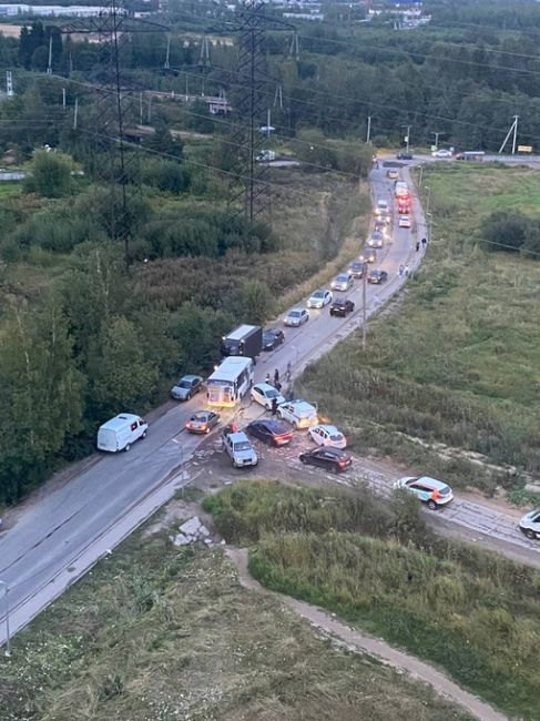 В Мурино нашли тело молодой женщины с ножевыми ранениями. 
Вечером 27 августа девушка ушла из караоке-бара на..