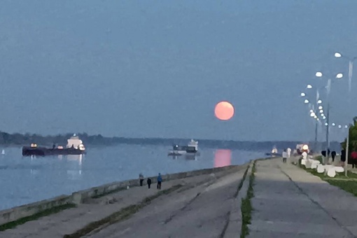 🌓 Нижегородцы делятся фотографиями суперлуния — Красной луны.  Кстати, это суперлуние называется..