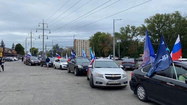 В Самаре прошел автопробег в честь Дня Государственного флага России  Расскажем, какие еще мероприятия..