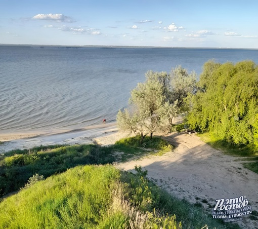 💙 🏖 Небольшой пляж на берегу Азовского моря в 7 км от Павло-Очаковской косы.  Хорошее и красивое место, для..