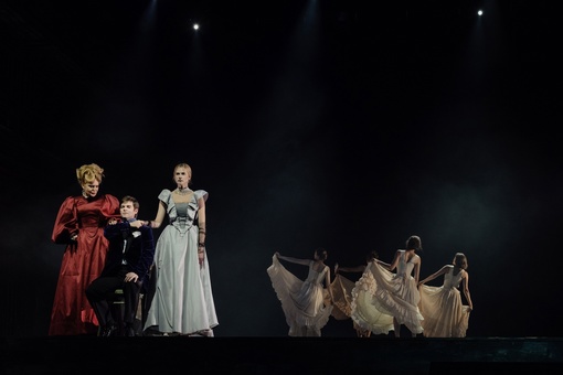 7 сентября на Основной сцене [https://vk.com/teatrgogolya|Театра Гоголя] состоялась премьера спектакля «Дядюшкин сон» по..