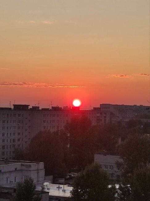 🌇 Красный шарик уходит за горизонт  ..