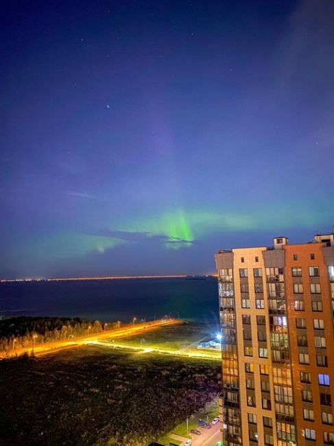 Сегодняшней ночью в Петербурге было видно северное..