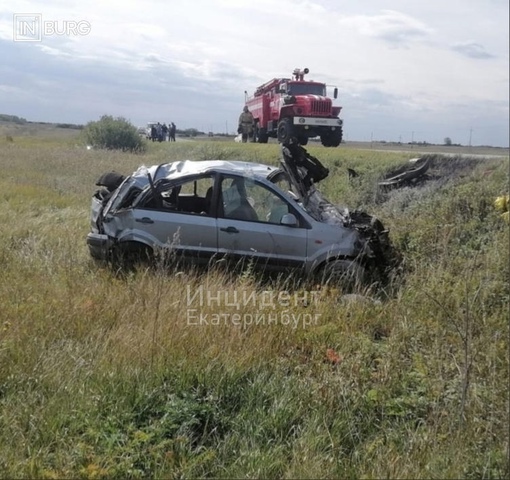 Вчера днем в Челябинской области произошло смертельное ДТП  Авария случилась в 12:20 на 16 км автодороги..