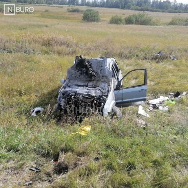 Вчера днем в Челябинской области произошло смертельное ДТП  Авария случилась в 12:20 на 16 км автодороги..