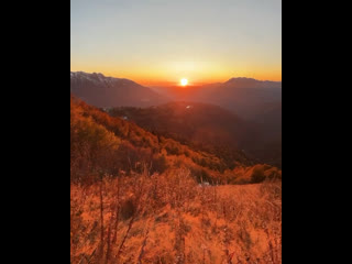 Самые красивые высокогорные закаты🌅  Список самых высокогорных смотровых на закаты:  📍1 место дорога на..