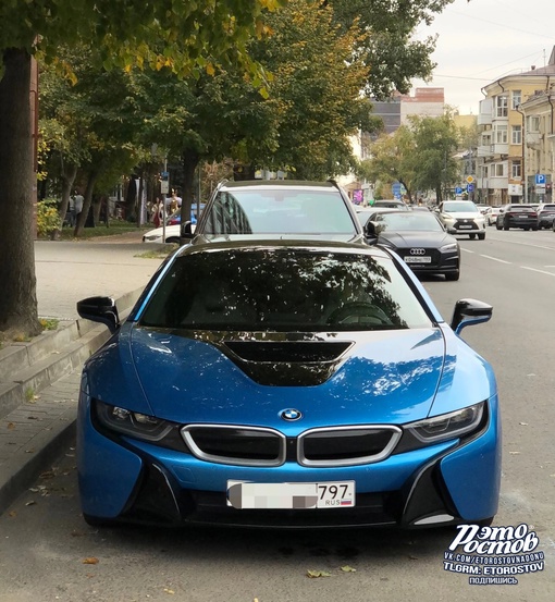 BMW i8 на улицах Ростова..