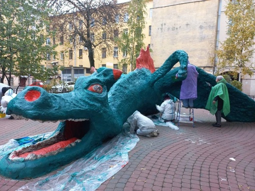 🐉 Петербуржцы отреставрировали Горыныча Ваську 
Скульптура дракона на 8 линии находилась в аварийном..