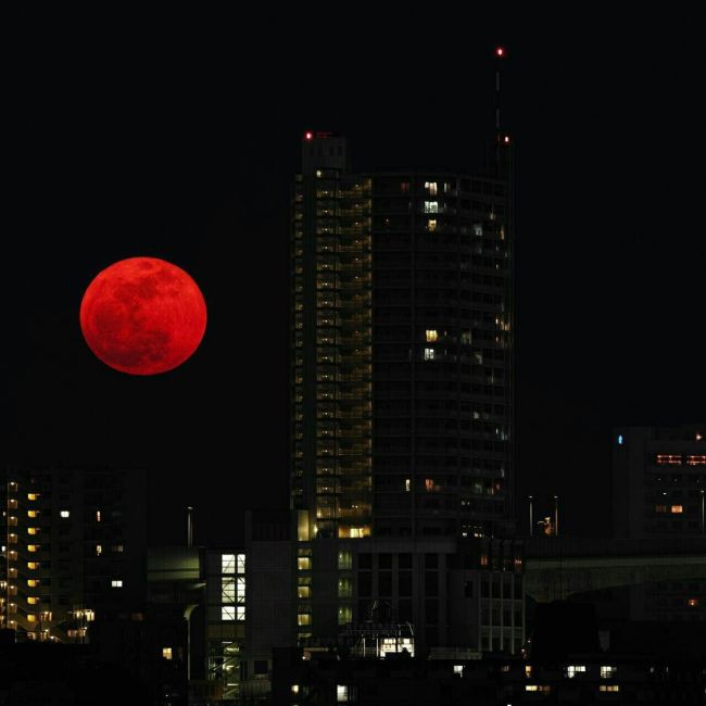 🌕 Приближается кровавая Луна — 28 октября нас ждёт затмение 
Оно будет частным, то есть Луна не полностью..