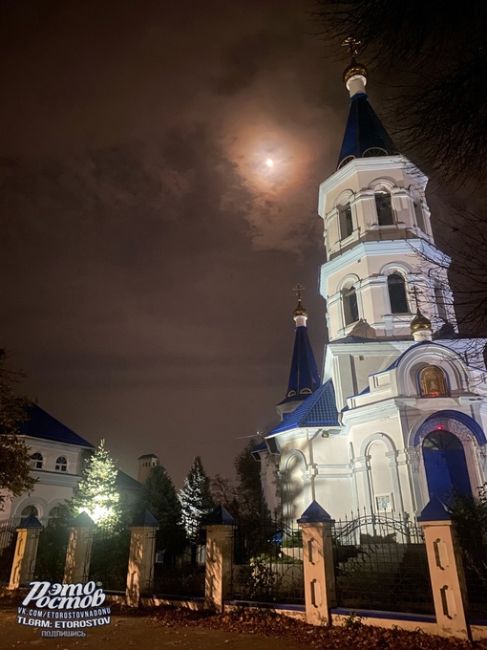 🌓 Луна и церковь Богоматери Умиление , 1-посёлок..