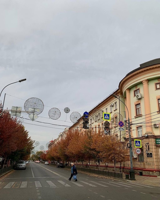 Краснодар в статусе «облачно, немного свежо, но всё равно не холодно» ✌️  Фото petit...