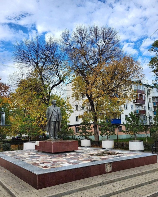 Осенний сквер Бургасский 🍂  Фото..