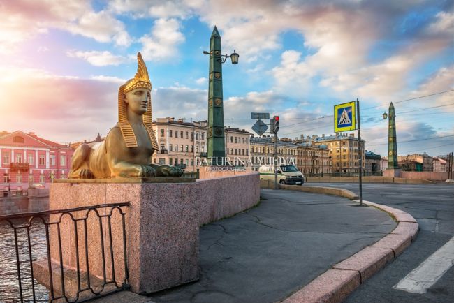 Среди многочисленных мостов Петербурга есть три особенных — «звериных». Рассказываем историю..