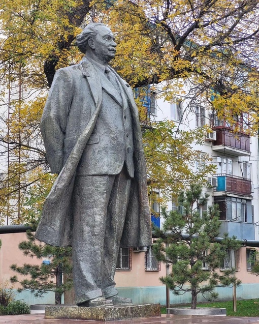 Осенний сквер Бургасский 🍂  Фото..