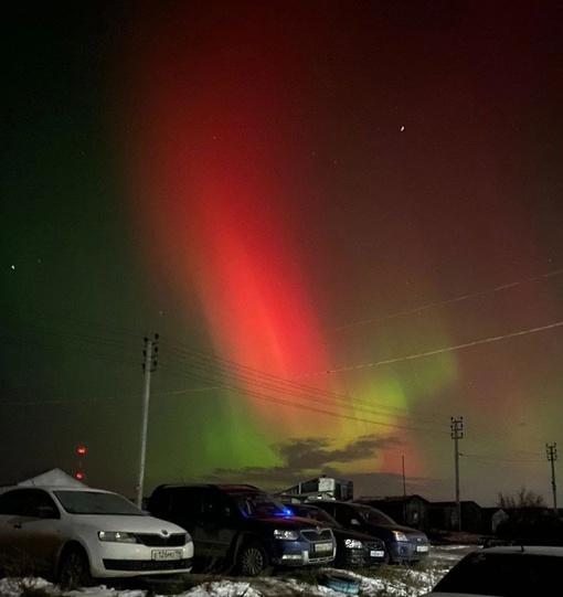 😱 Никакого фотошопа! Гуляешь по парку в Азове, и над головой появляются всполохи полярного..