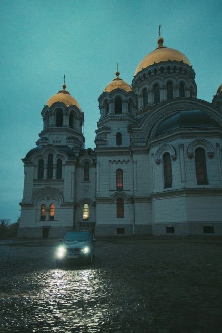 Сумерки в Новочеркасске 🌚  Фото: Артём..