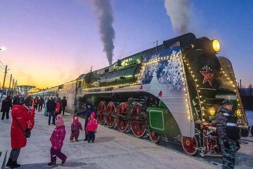 🚂 Поезд Деда Мороза отправится по России.  В нем будут кукольный театр, приемная главного волшебника,..