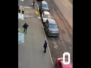 В Петербурге неадекват разгромил восточное кафе  Неспокойно сегодня вечером было в «Кафе кебаб» в ЖК..