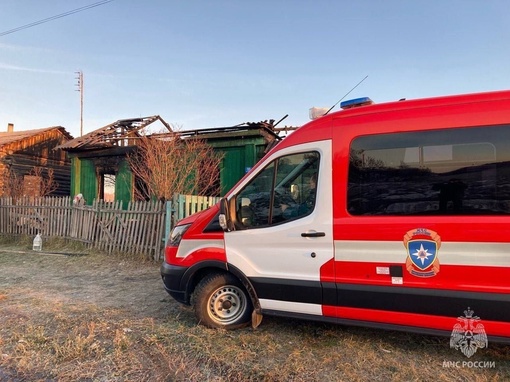 Молодой парень погиб в пожаре в деревне Сарафаново  Деревянный дачный дом вспыхнул сегодня ночью. Ночное..