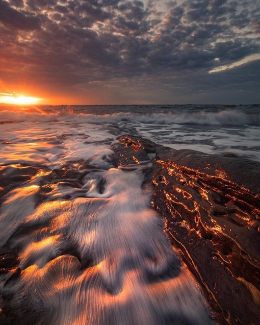 Ноябрь в Новороссийске: серфинг и красивые закаты 🏄‍♂️  Фото..